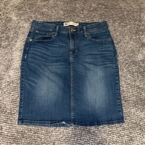 Women's Size 28 Levi’s Denim Skirt